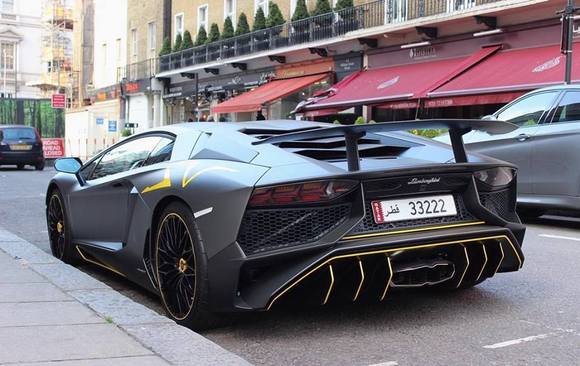 Interesting spec on this Lamborghini Aventador LP 750-4 SV from Qatar.
