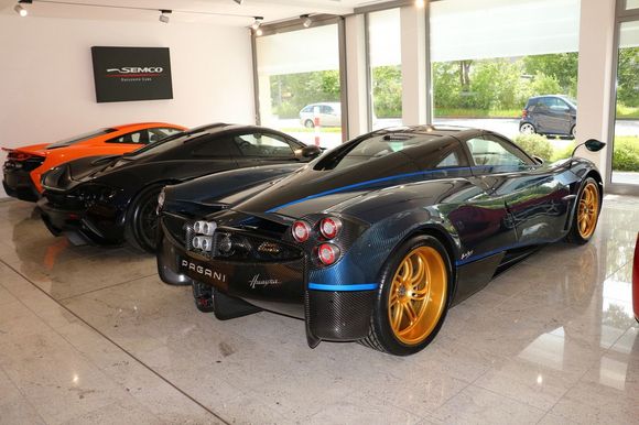 Huayra "3 Colore" Edition. Via: James Edition