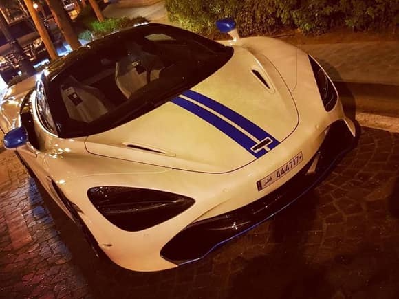 What a cool spec on this Mclaren 720s spotted in Qatar.
