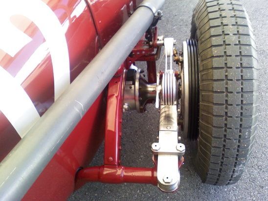 Nuvolari's Alfa right rear suspension  and ring:pinion