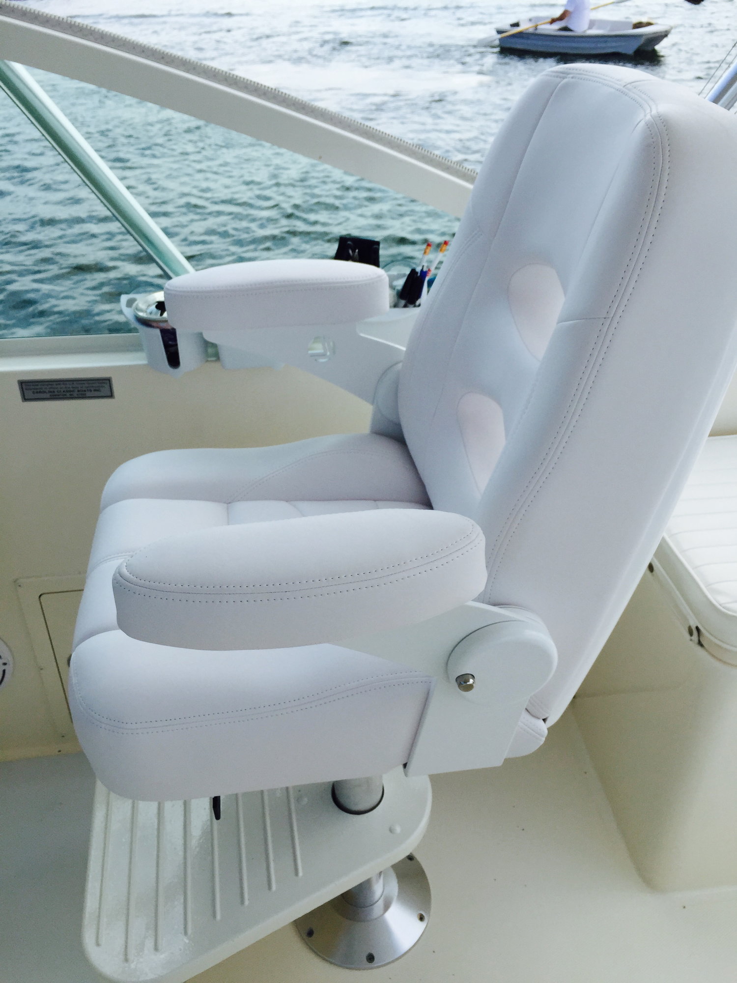 Boat seat without holes in boat (tin boat) - The Hull Truth - Boating and  Fishing Forum