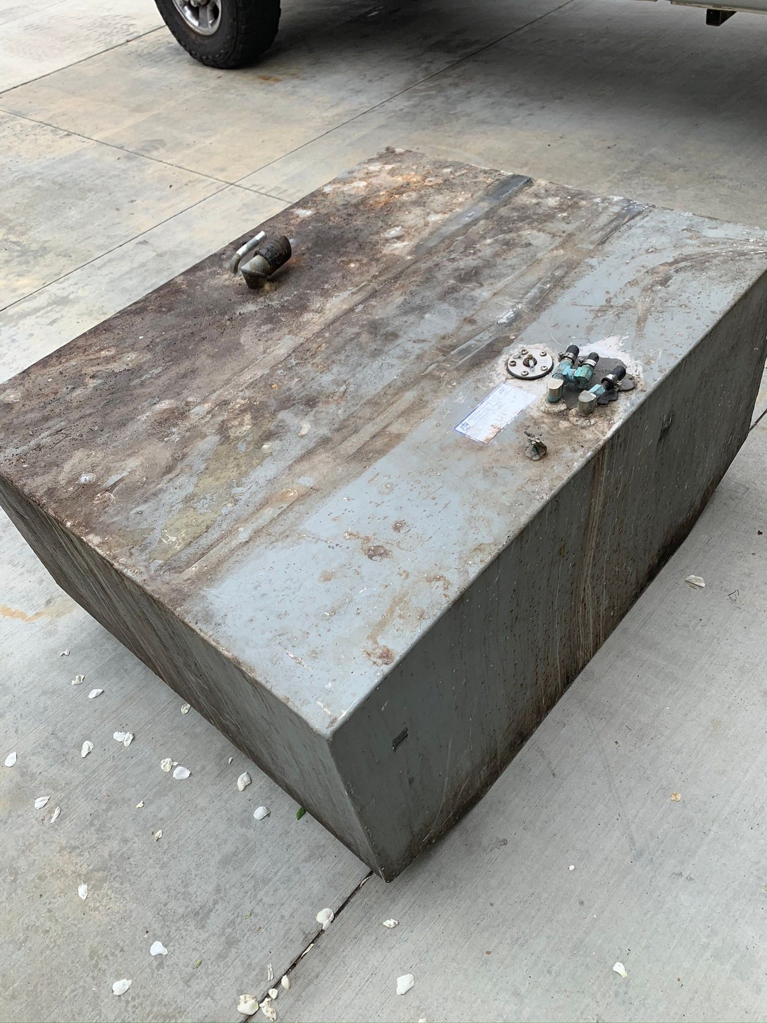 Fuel Tanks 150 and 156 Gallon Aluminum from Grady White Marlin 300