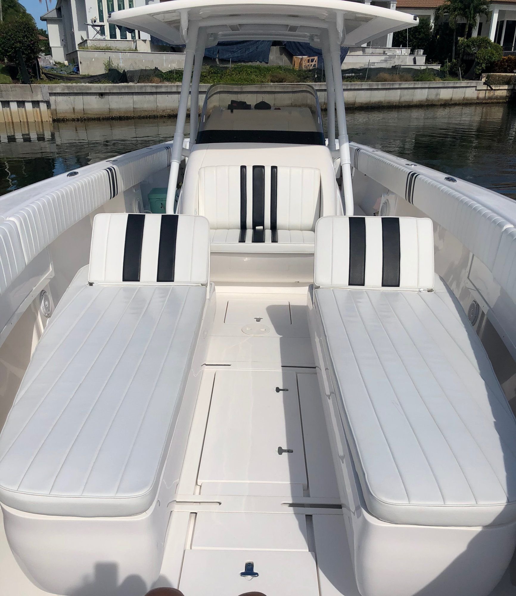 Center console forward seating that can do this… The Hull Truth