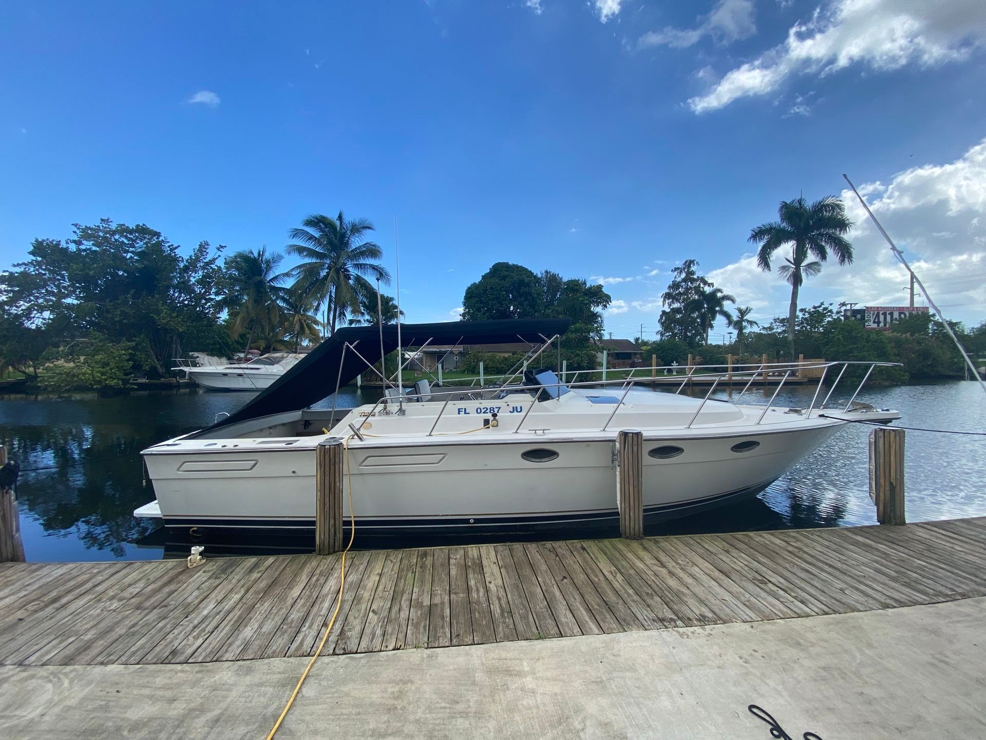 Tiara 3100 Open Cabin Cruiser Twin 454 Crusaders and Genset (Gas) Air