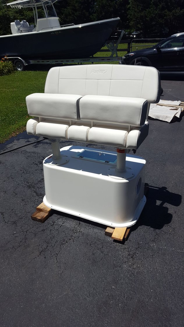 Brand New Parker Livewell/Leaning Post The Hull Truth Boating and