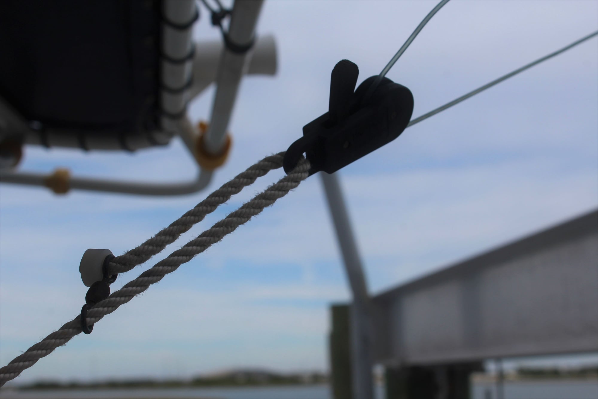 The simplest and cleanest way to rig outrigger halyards & clips - The Hull  Truth - Boating and Fishing Forum