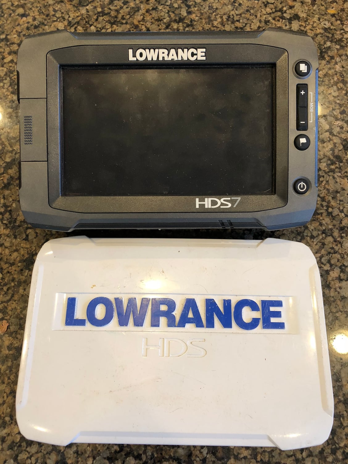 SOLD Lowrance HDS7 touchscreen with structure and 2 tranducers - The ...