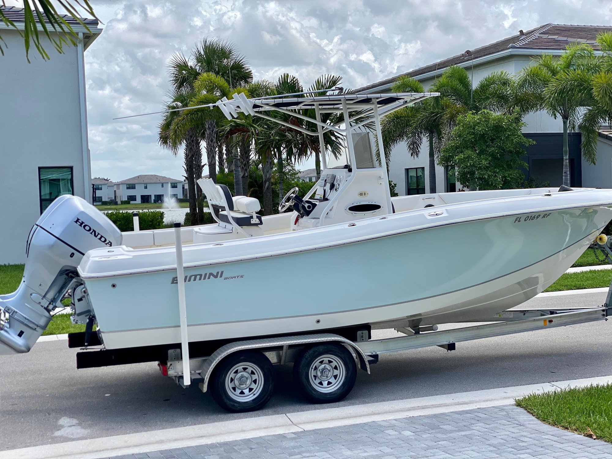 2017 Bimini center console 24ft boat twin 115 Honda 28 hours The Hull