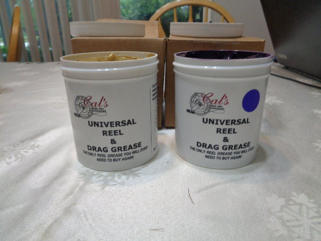 Cal's Universal Reel and Drag Grease (Purple 1 oz. : Sports &  Outdoors