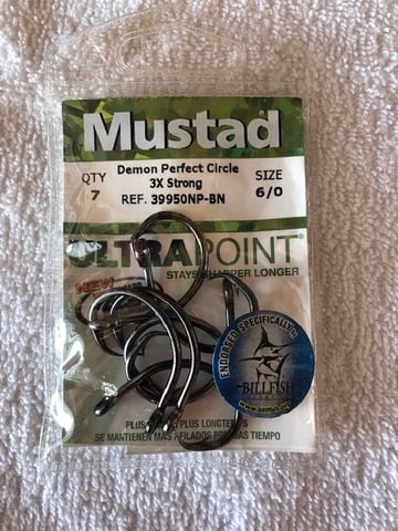 Mustad 39942BLN Ultra Point - Size 7/0 - 3X Strong Demon Circle Hooks