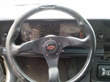 Steering wheel is recoverable, comes with hub adapter.