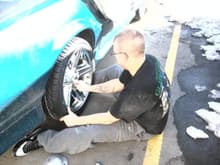 putting on the new rims 18&quot; chrome IROC