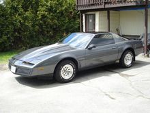 side shot i need to change the rims i miss the bajas i has black centers w/ chrome lip they were nice