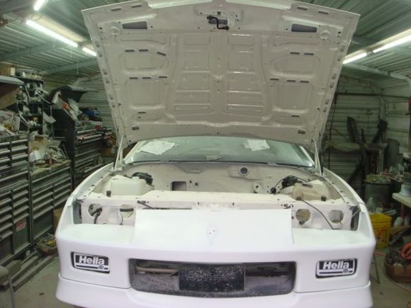 Hood back up on its own now.