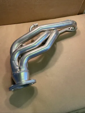 This style exhaust flange will not work with Dyno Don's replacement Edelbrock Y-pipes.