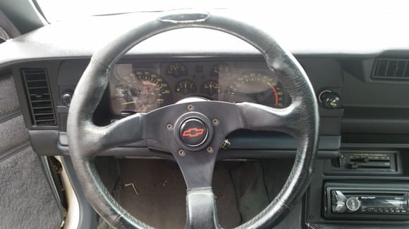 Steering wheel is recoverable, comes with hub adapter.
