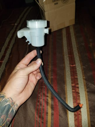 T5 clutch fluid reservior. Brand new, new line. Bought from another thirdgen member. I believe i paid $25 for it. So thats what im asking for it $25.