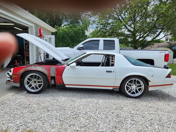 Looks pretty good with the 10.5x18 Z06 wheels.