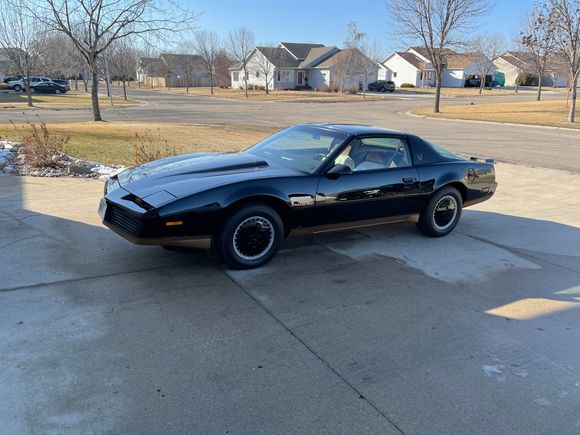 Beautiful cars on here, fun to see them all out!  Almost 60 and sunny in MN today so just got back from a fun drive around town!  Happy motoring!  