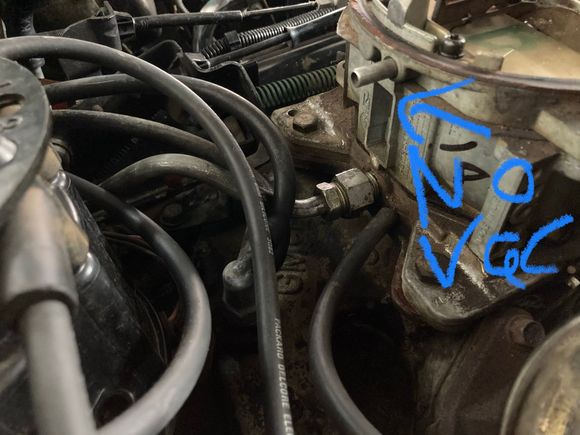 In case you wonder: this nipple at the back of the carb is no vacuum connector.
