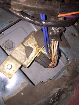 also what is this relay behind the drivers side kick panel?