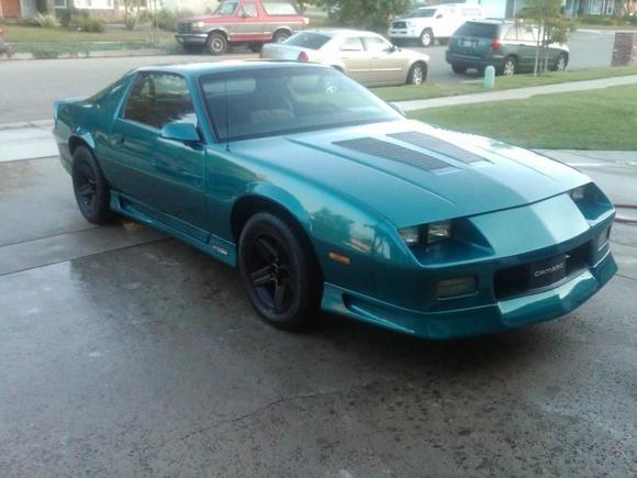 91 CAMARO BLACK ,,,IROC RIMS  305, TBI   5 SPEED