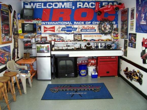 this is an original 1985 iroc banner from michigan international speedway! bud/chev/true value/goodyear. Ill keep this banner forever!