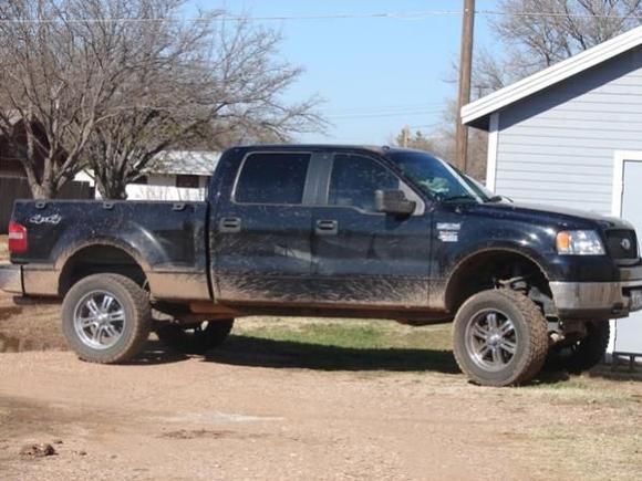 had a 2.5" leveling kit added a 6" lift, 20" rims with 305 tires