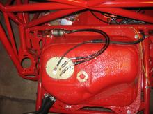 Fuel tank with Corvette filter/regulator