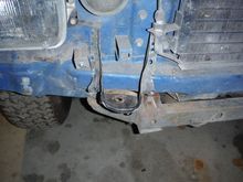 4 runner front body mount...