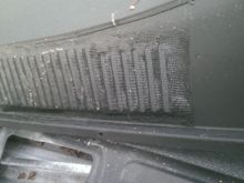 quick look at what the bottom looked like finished up - you can see a few areas where I really pressed and squished the liquid nails into the mesh