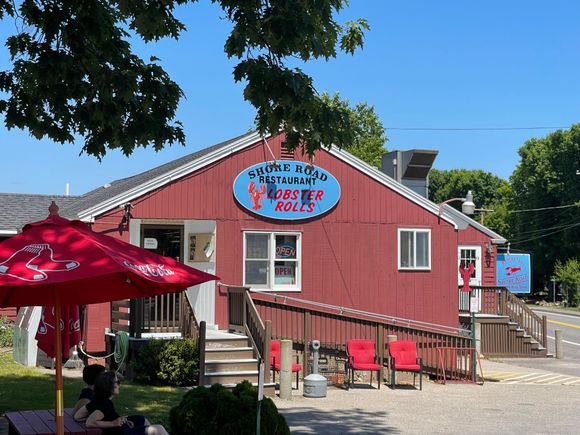 Really good place to get a lobster roll.
