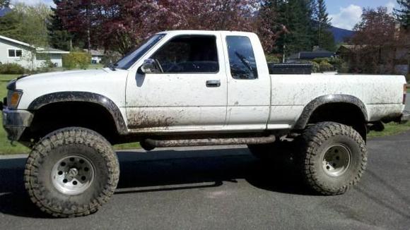 1993 pickup on 37s. 4 wheel drive just went out and i need help. I think the front diff is stripped out.