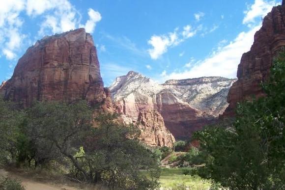 Nice pic I took of Angels Landing to the left at the beginning of the trailhead.  Observation Point is the white cliff in the middle.