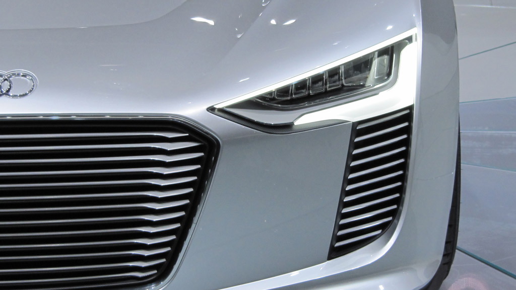 2010 Audi e-tron Spyder Concept live photos