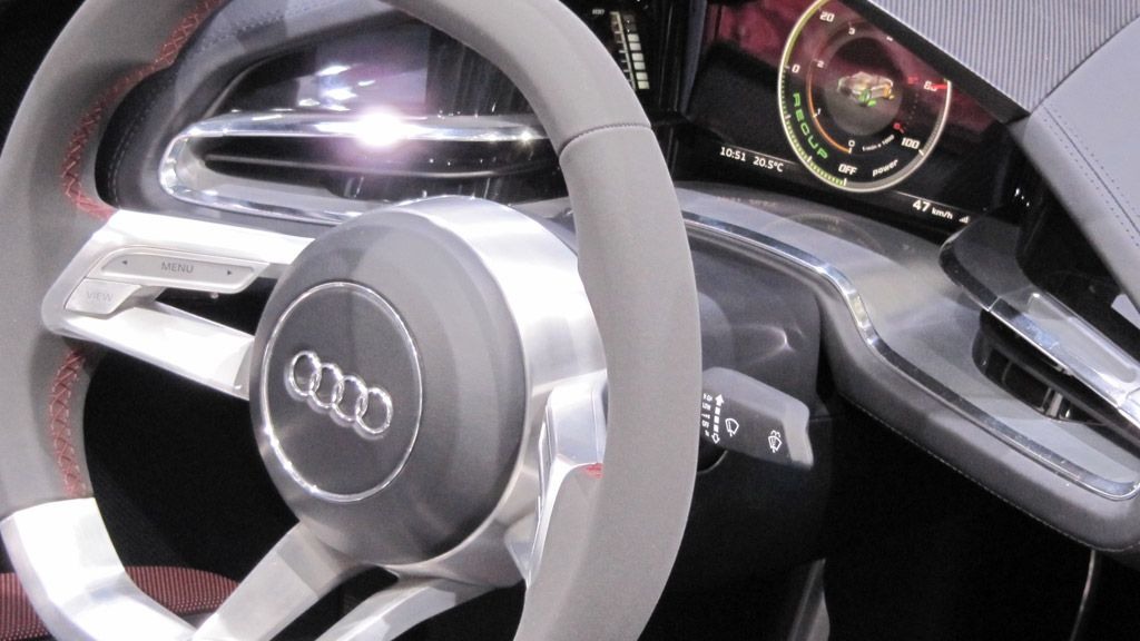 2010 Audi e-tron Spyder Concept live photos