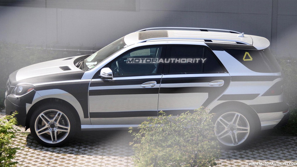 2012 Mercedes-Benz ML-Class with AMG Sports Pack spy shots