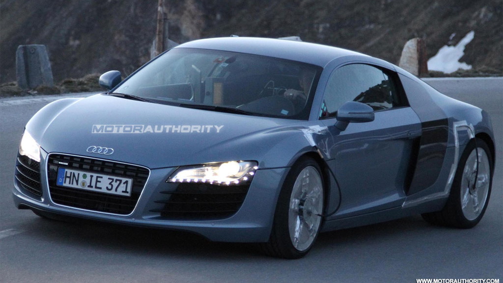 Audi R8 with possible dual clutch transmission spy shots