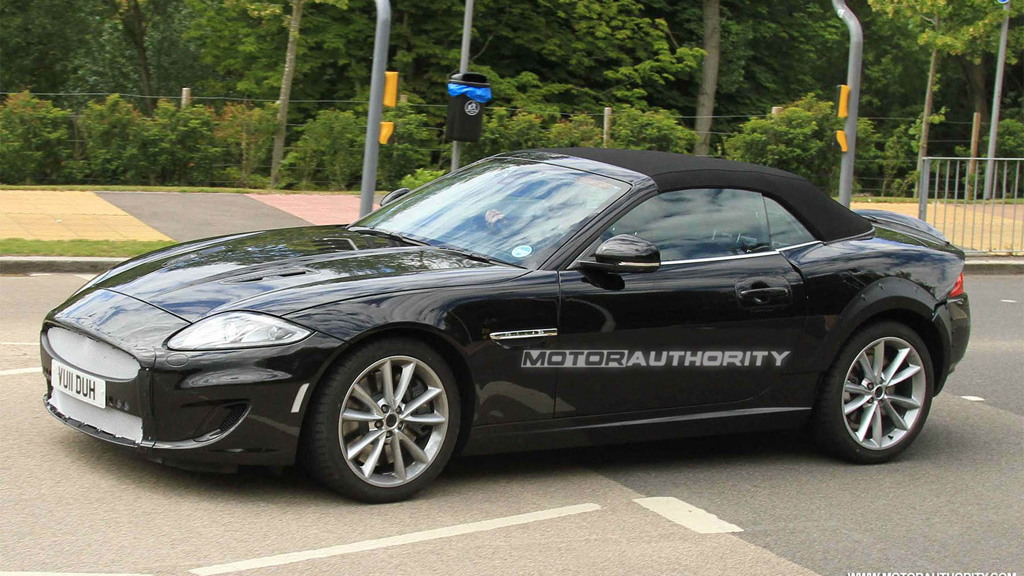 2014 Jaguar XE Roadster test mule spy shots