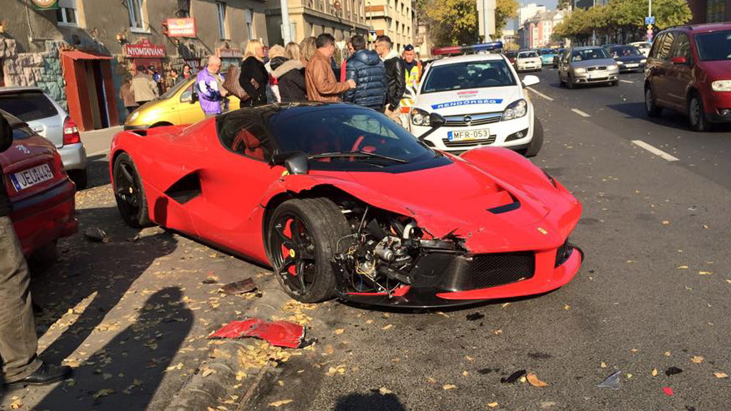 Ferrari LaFerrari crash in Budapest, Hungary - Image via Wörthersee GTI-Treffen