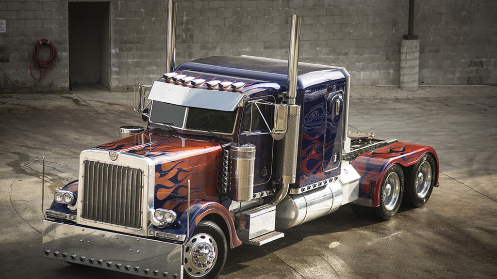 1992 Peterbilt 379 used to depict Optimus Prime’s vehicle mode in Transformers movies