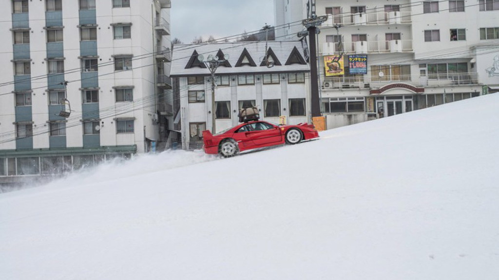 Ferrari F40 tackles a ski slope in Japan - Image via Kunihisa Kobayashi