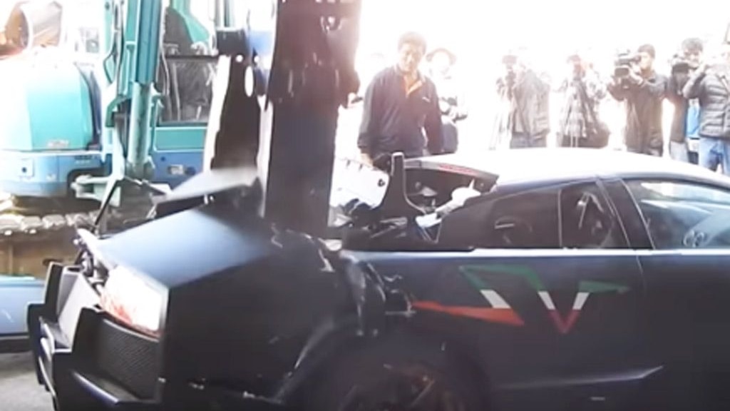 Lamborghini Murciélago destroyed by Taiwanese authorities