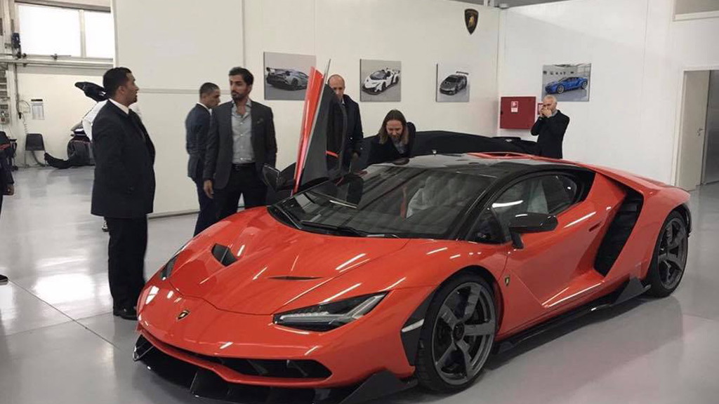 First Lamborghini Centenario delivered to customer in the United Arab Emirates - Image via Autoforum