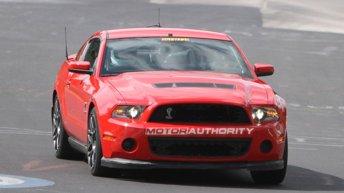 2013 Ford Mustang Shelby GT500 spy shots