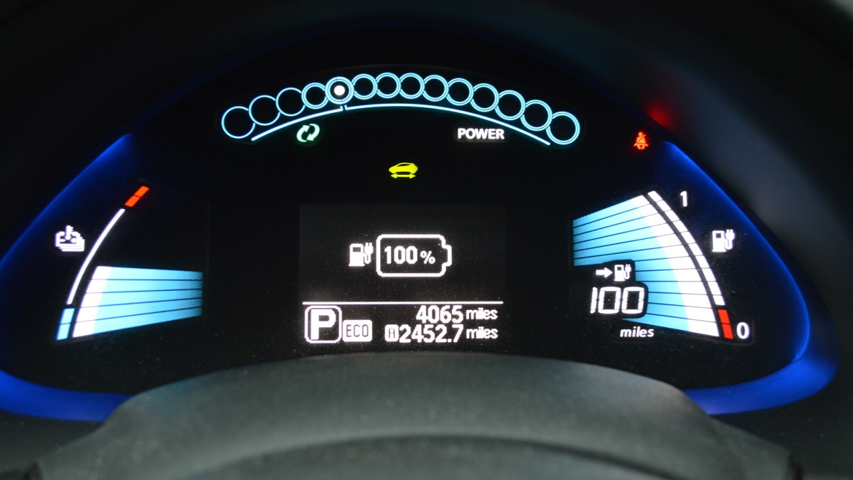2015 Nissan Leaf fully charged at start of road trip  [photo: John Briggs]