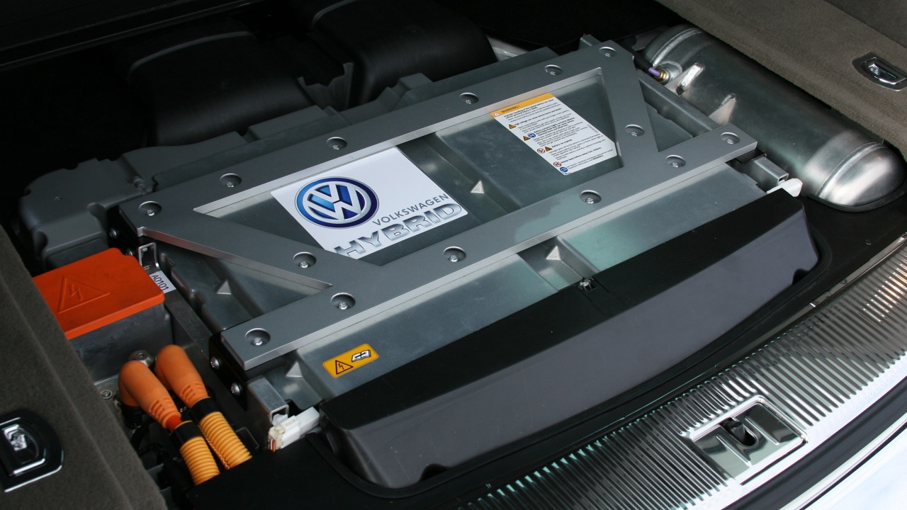 Volkswagen Touareg Hybrid development prototype, October 2009