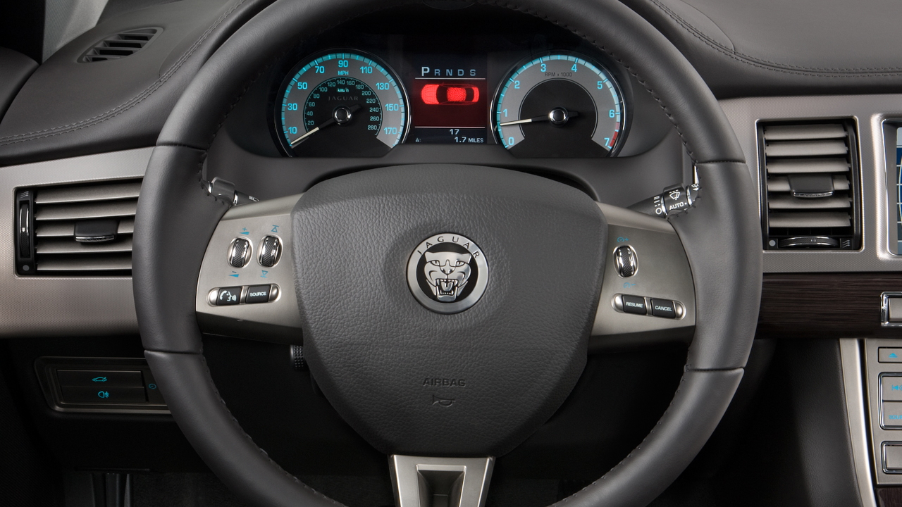 2009 Jaguar XF 4-door Sedan Supercharged Steering Wheel