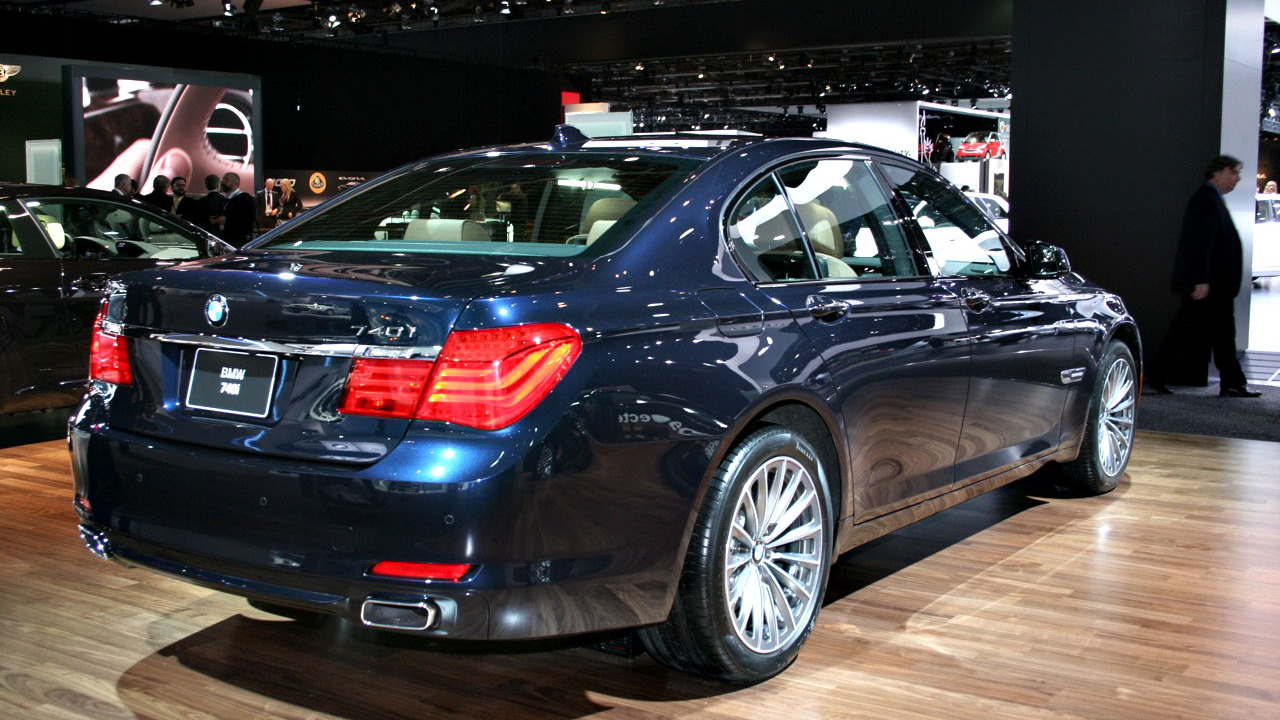 2011 BMW 740i