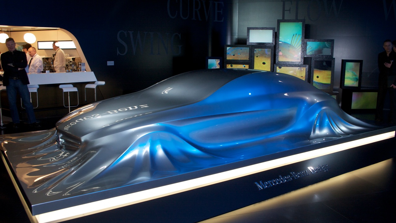 Mercedes-Benz Rising Car sculpture live 